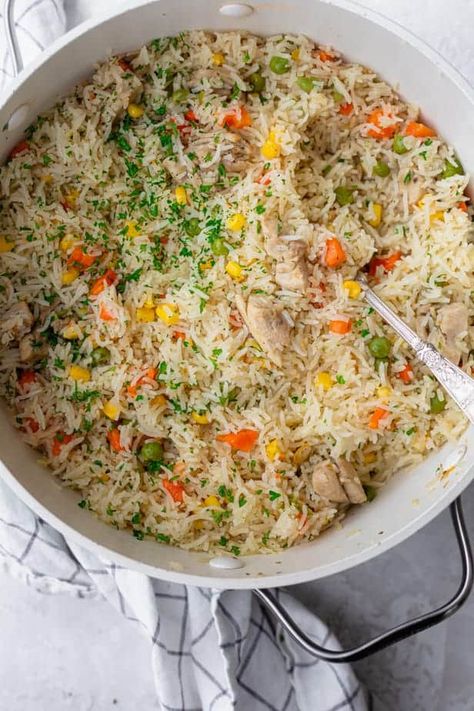 One Pot Chicken and Rice One Pot Chicken And Rice, Healthy Rice Recipes, Easy Chicken And Rice, Healthy Chicken Dinner, One Pot Chicken, Chicken And Rice, Recipe Healthy, Rice Recipe, Healthy Chicken