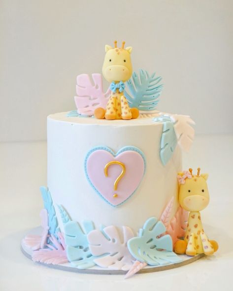 Gender Reveal Giraffe Theme, Safari Gender Reveal Cake, Giraffe Gender Reveal Party, Giraffe Gender Reveal, Giraffe Baby Shower Theme, Boy Or Girl Cake, Giraffe Cake, Baby Reveal Cakes, Elephant Baby Shower Cake