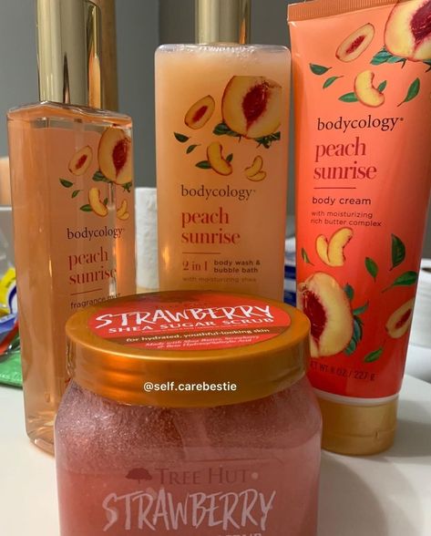 Peach Body Care, Peach Scented Products, Dove Body Wash, Face Care Tips, Perfume Organization, Body Hygiene, Bath And Body Works Perfume, Shower Skin Care, Smell Goods