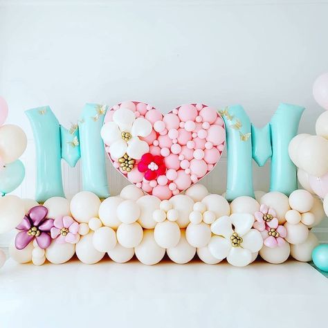 341 mentions J’aime, 6 commentaires – Wedding Decor Inspiration (@weddingdecorinspiration) sur Instagram : « Happy Mother’s Day 💐 by @the.ballooon.crew . . . #mothersday #happymothersday » Business Balloons, Mothers Day Balloons, Mather Day, Photo Balloons, Happy Birthday Template, Event Backdrop, Wedding Decor Inspiration, Balloon Backdrop, Balloon Decor