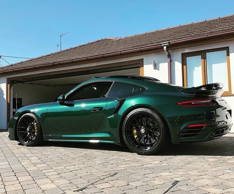 Jet Green Metallic | Porsche Colors Forest Green Porsche, Dark Green Porsche, Porsche Painting, 8 Car Garage, Green Porsche, Porsche Suv, Porsche Macan Turbo, Porsche Colors, Car Paint Colors