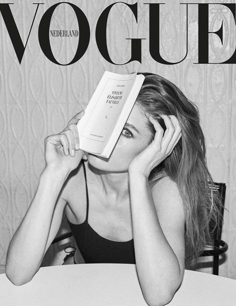 Plakat Design Inspiration, Vogue Wall, Vogue Netherlands, Vintage Vogue Covers, Vogue Photography, Black And White Photo Wall, Vogue Vintage, Vogue Magazine Covers, Photographie Portrait Inspiration