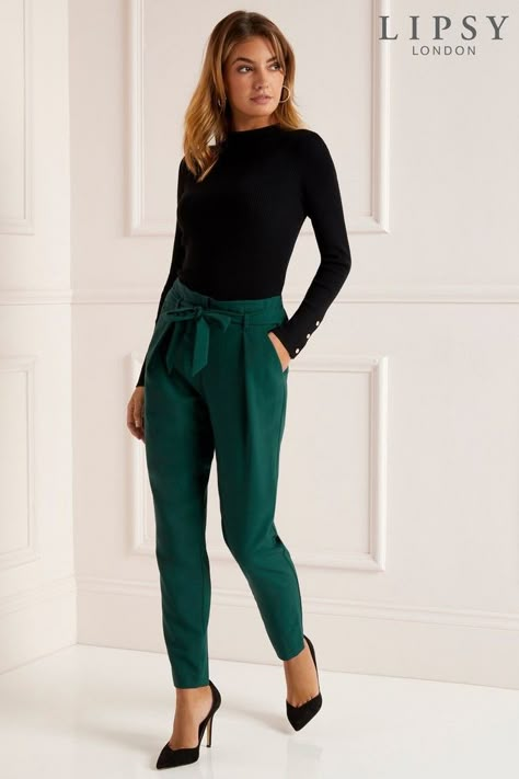 Green Tapered Pants Outfit, Green Formal Pants Outfit, Dark Green Slacks Outfit Women, Green Trousers Outfit, Slacks Outfit, Woman Trousers, Green Pants Outfit, Smart Closet, Dark Green Pants