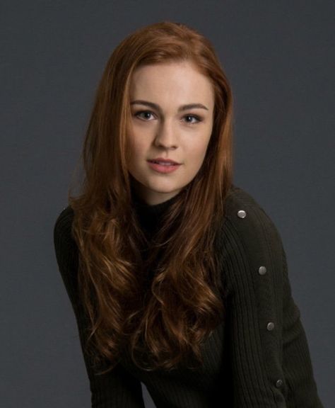 Sophie Skelton as Brianna Fraser Marauders Fan Cast, Brianna Fraser, Marauders Fancasts, Lily Evans Potter, Renesmee Cullen, Die Tribute Von Panem, Sophie Skelton, Outlander Cast, The White Princess