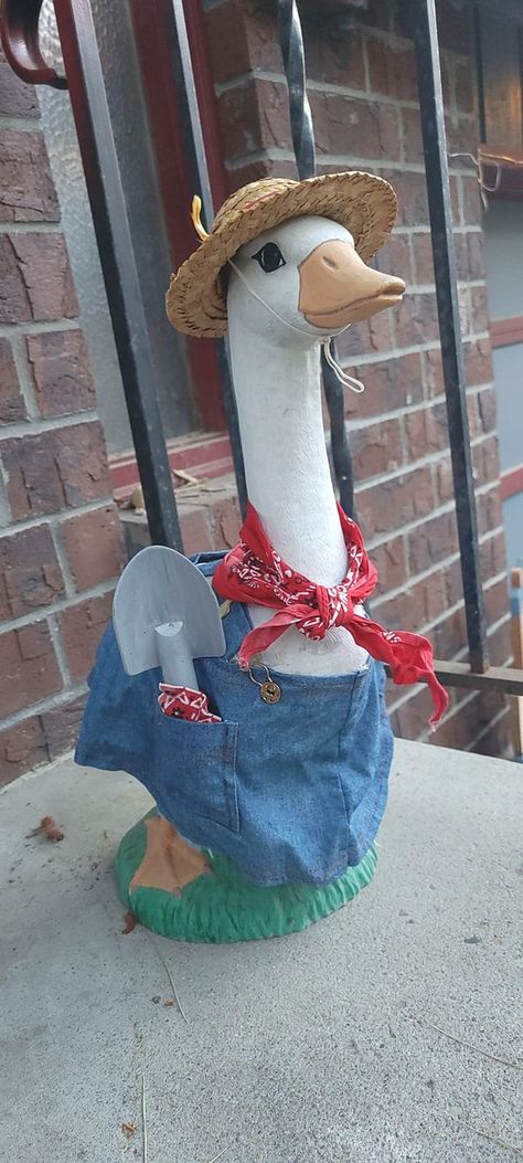 Porch Goose Club of America | This is Ollie. He is a fashionable goose that is always dressed for the occasion | Facebook Porch Goose Patterns, Goose Costume Diy, Diy Goose Costume, Porch Goose Outfit, Goose Clothes Pattern Free, Porch Goose Clothes Patterns, Porch Goose Clothes, Porch Geese, Yard Goose