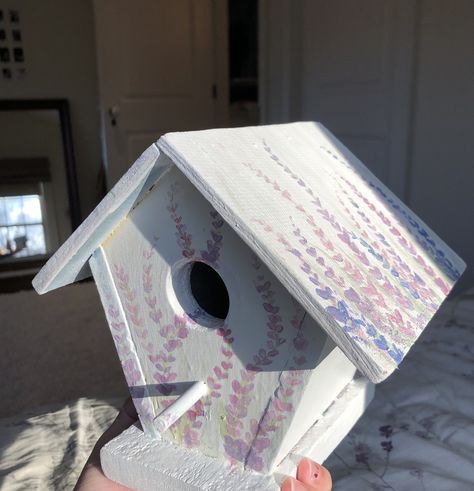 Diy Bird House Painting Ideas, Bird Boxes Ideas Painted, Painting A Birdhouse, Painting Birdhouses Ideas Simple Diy, Bird Houses Aesthetic, Wooden Bird Houses Painted, Small Bird Houses Painted, Easy Bird House Painting Ideas, Aesthetic Bird House