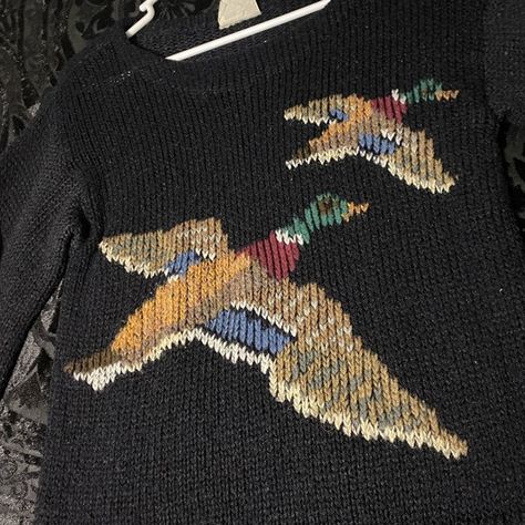 VINTAGE knitted duck sweater!! Major thrift steal! Bird Sweater Knitting Pattern, Knit Duck Pattern, Knitted Duck, Duck Sweater, Knit Duck, Men Knitwear, Knitted Stuff, Sweaters Vintage, Animal Sweater