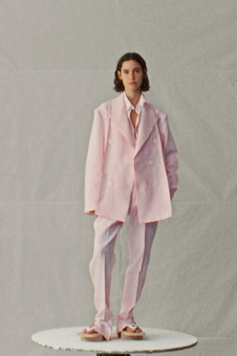 Savile Row Tailoring, Spring Summer 2024 Fashion Trends, Summer 2024 Fashion Trends, 2024 Menswear, Summer 2024 Fashion, Fashion Runway Show, Dressing Ideas, Color Trends Fashion, Menswear Runway