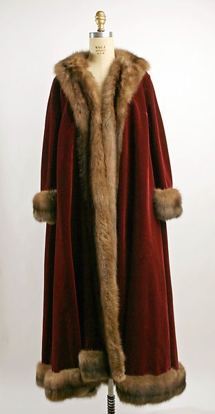 Norman Norell, 20’s Style, Style Analysis, Evening Coat, 1910s Fashion, Shoes Ideas, Vintage Fur, Fall Coat, Historical Dresses