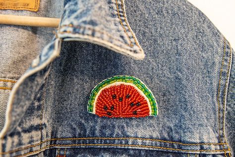 How to sew a beaded watermelon brooch Beaded Watermelon, Watermelon Embroidery, Basic Sewing Kit, Beading Needles, Fabric Markers, Free Embroidery, Embroidery Tutorials, How To Sew, Red Bead