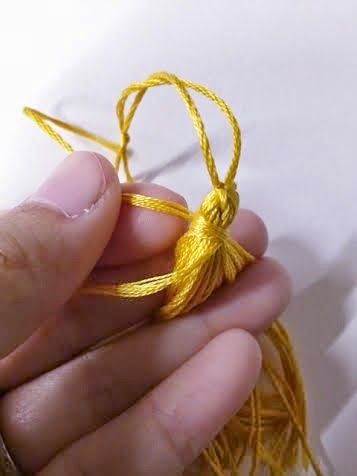 Ideas and Inspirations: How to make a graduation tassel two different ways (Part two) Diy Graduation Tassel How To Make, Graduation Cap Tassel, Graduation Tassel, Grad Hat, Graduation Hat, Diy Tassel, Graduation Diy, Graduation Cap, Twine