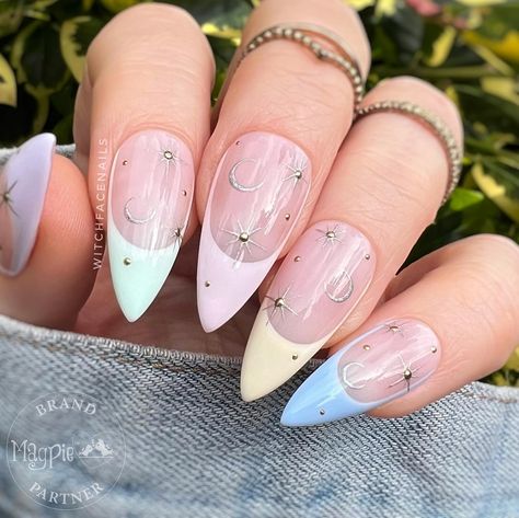 ✨🌙 Celestial Spring 🌙✨ Available on Etsy ✨ Link in Bio 🌙✨ ✨ Everything @magpie_beauty ✨ Cupid Gag ✨ Kitty ✨ Elizabeth ✨ Pink Elephant ✨ Keep Karma ✨ Daisy Chain ✨ Deju Blue ✨ Meadow Mama #springpressonnails #summerpressonnails #pastelpressons #pastelgothnails #pastelcore #pastelgoth #pastelnails #pastelaesthetic #pastelfashion #kawaiipressonnails #kawaiipastelgoth #pastelwitch #pastelwitchaesthetic #summerpressons #springfashion #pastelgothfashion #pressonnailsuk #pastelkawaii #celestia... Spring Goth Nails, Kawaii Short Nails, Cottage Core Nails, Nails Celestial, Short Nail Bed, Goth Spring, Gold Goth, French Press On Nails, Orange Stick