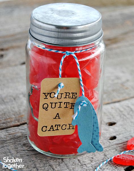 Swedish Fish Valentine, Fishing Valentines Gift, Fish Valentines, Homemade Valentines Gift, Valentines Bricolage, Paper Fish, Swedish Fish, Bf Gifts