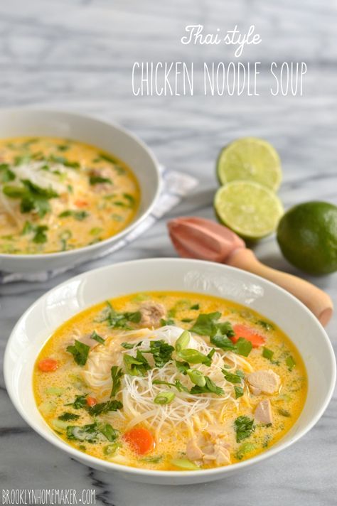 Soup Recipes Rice Noodles, Zucchini Noodle Soup, Chicken Soup With Rice Noodles, Soup Chicken Noodle, Thai Style Chicken, Zucchini Zoodles, Thai Noodle Soups, Soup Comfort, Thai Chicken Noodles