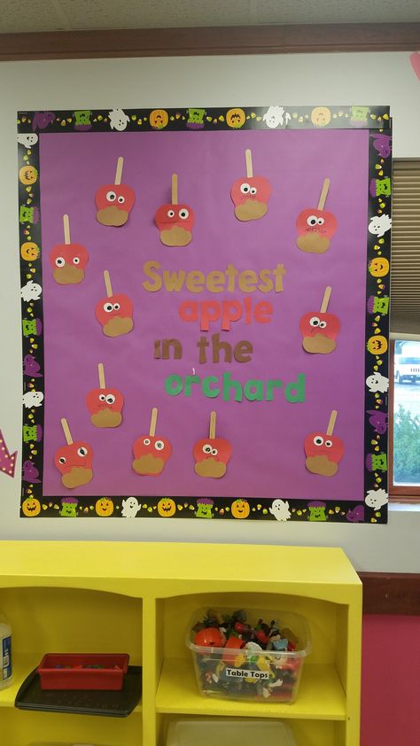 Simple Preschool Bulletin Boards, Back To School Bulliten Boards Preschool, September Bulletin Board Ideas Kindergarten, Halloween Bulletin Board Ideas Toddlers, September Bulliten Boards For Preschool, September Boards For Preschool, September Infant Bulletin Board Ideas, Fall Bulletin Boards For Toddlers, Two Year Old Classroom Ideas Bulletin Boards