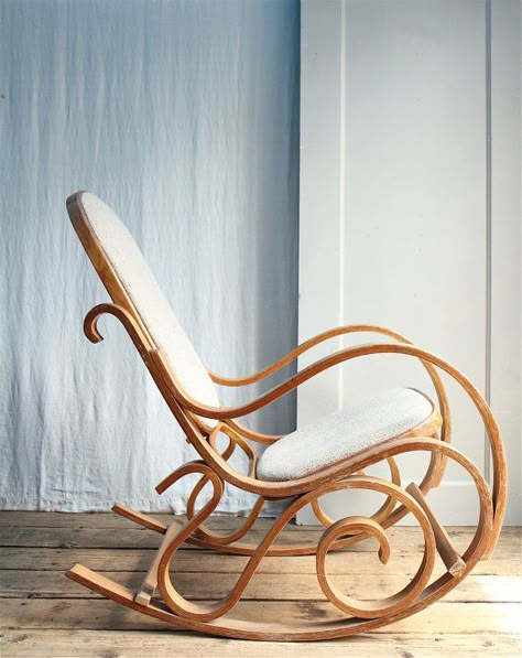 Bentwood rocker from the 1970s 1970s California, Bentwood Rocker, Bentwood Rocking Chair, Take A Seat, Floor Design, Apartment Design, Infj, My Dream Home, Rocking Chair