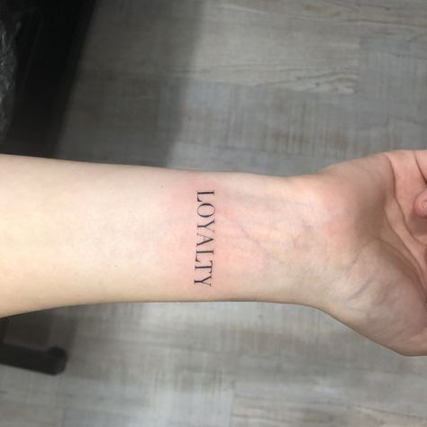 Vertical Word Tattoo Lettering, Loyalty Tattoo For Women Ideas, Grunge Tats, Loyalty Tattoo Designs, Tatto Man, Love Wrist Tattoo, Loyalty Tattoo, Tattoo Meaningful, Line Drawing Tattoos