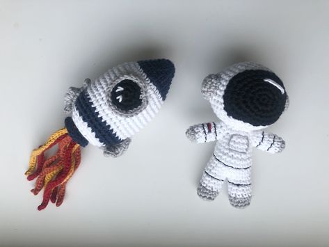 100% cotton rocketship and astronaut doll! Great for nursery decor, baby and toddler gifts, and space exploration pretend play! Order just one or both together! Rocketship pattern is by Anne Schmitt (mrskreativmaus) Astronaut pattern is by Amigurumi Daily Crocheted Astronaut, Astronaut Crochet Pattern, Space Amigurumi, Crochet Spaceship, Crochet Rocket, Crochet Astronaut Pattern Free, Astronaut Crochet, Crochet Space Theme, Crochet Astronaut