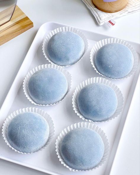 Jennie Rubyjane, Lalisa Icon, Blue Desserts, Light Blue Aesthetic, Blue Aesthetic Pastel, Cute Snacks, Blue Food, Yummy Comfort Food, Cute Desserts