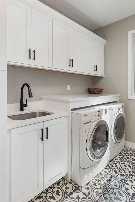 #laundry #diy #laundryroomdecor White Laundry Room Cabinets, White Laundry Room, Transitional Laundry Room, Laundry Makeover, White Laundry Rooms, Modern Laundry, Laundry Ideas, Dream Laundry Room, White Laundry