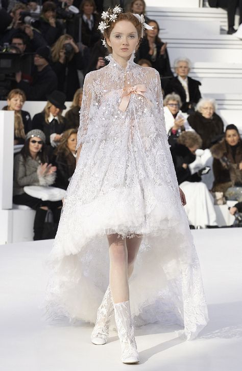 Chanel Wedding Dress, Haute Couture Wedding Gowns, Chanel Gown, Chanel Wedding, Lagerfeld Chanel, Haute Couture Wedding, Lily Cole, Chanel Runway, Couture Wedding Gowns