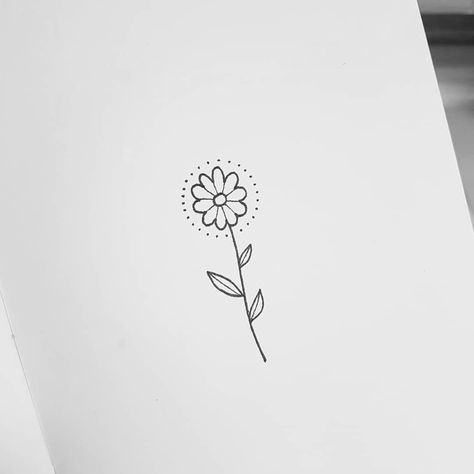 Small Sunflower Drawing, Small Sunflower Tattoo Simple, Simple Sunflower Tattoo, Small Sunflower Tattoo, Sunflower Tattoo Simple, Simple Sunflower, Sunflower Drawing, Small Sunflower, Tattoo Simple