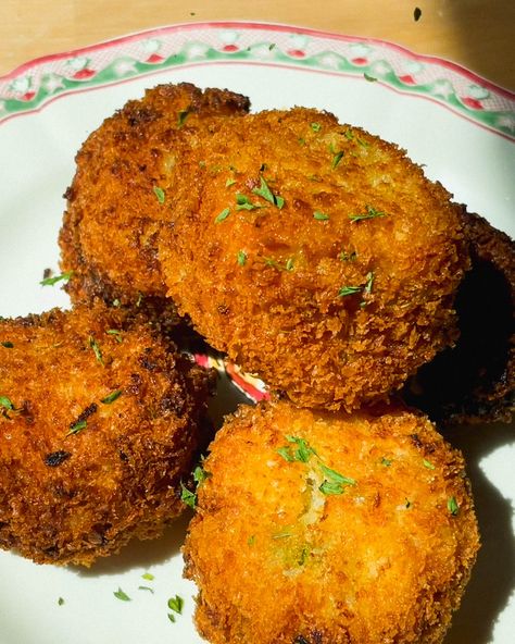 By far my most viral recipe on TikTok. These creamy crab croquettes are softy and gooey on the inside and crispy and CRONCHy on the outside. Crab Croquettes Recipe, Crab Croquettes, Crab Cakes With Canned Crab Meat, Easy Salmon Croquettes Recipe Southern, Creamy Crab Croquette, Crabless Crab Cakes, Faidleys Crab Cakes Recipe, Cured Egg, Croquettes Recipe