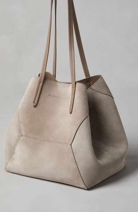 The refined suede is a compact leather with a soft, velvety texture. A leather lining completes the look of the bag. Magnetic snap closure Double handle Leather lining Detachable internal pochette with zipper Nickel-free monili decoration Bag is 47 cm (18,50") long, 20 cm (7,87") wide and 26 cm (10,24") high Antique Glasses, Fashion And Beauty Tips, Trending Handbag, Mens Eyewear, Bag Light, Eyewear Womens, Shopper Bag, Everyday Bag, Stylish Bag