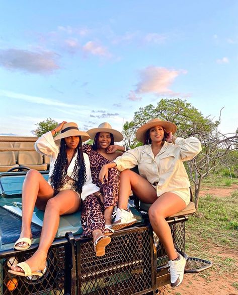 African Safari Outfit Women, Spirited Pursuit, Safari Outfit Women, Kenya Trip, Ape Escape, Safari Fashion, Safari Outfit, Safari Photo, Safari Outfits