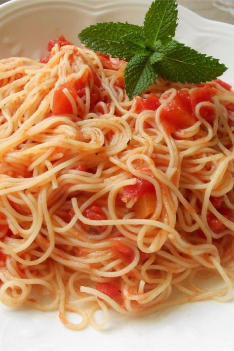 Tomato and Garlic Pasta | "Wow! The best and most delicious sauce I have ever tasted! This is fantastic! The fresh tomato is to die for! I added mushrooms and onions, and mmm mmm mmm!" #allrecipes #pasta #pastarecipes #pastainspiration #pastadinner #pastaideas #pastadinner #pastaideas Tomato Garlic Pasta Sauce, Fresh Tomatoes And Pasta Recipes, Pasta And Tomatoes, Noodles With Tomatoes, Tomato Garlic Pasta, Spaghetti With Tomatoes, Garlic Pasta Recipe, Tomato Pasta Recipe, Pasta Side Dishes