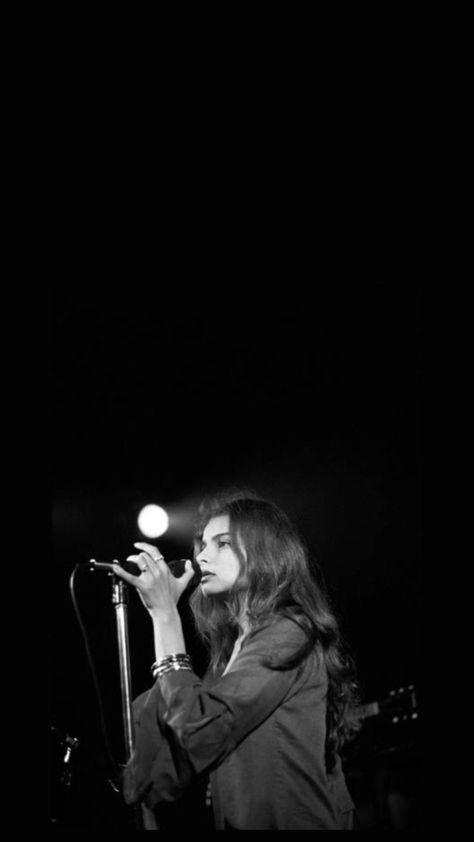 70s Vibes Aesthetic Wallpaper, Mazzy Star Lockscreen, Mazzy Star Aesthetic Wallpaper, Mazzy Star Wallpaper, Mazzy Star Aesthetic, Artist Persona, Spotify Playlist Pictures, Playlist Pictures, Hope Sandoval