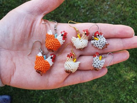 Beading Workshop, Huichol Pattern, Bead Weaving Tutorials, Seed Beading, Seed Bead Patterns, Beadwork Patterns, Beaded Crafts, Dope Jewelry, Beaded Animals