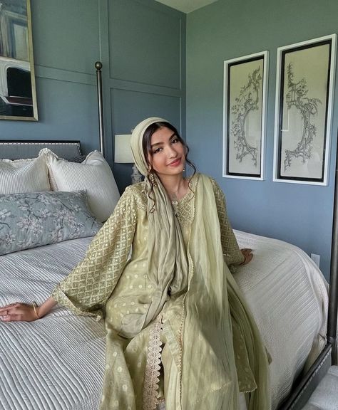 Hijabi Asian Outfits, Hijab With Asian Outfit, Desi Muslim Outfit, Hijab Style With Desi Clothes, Hijab Indian Outfit, Desi Clothes With Hijab, Hijab With Pakistani Outfit, Hijabi Eid Outfits Pakistani, Hijab Desi Outfit