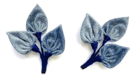 Denim Flowers Tutorial, Denim Leaves, Denim Brooch, Återvinna Jeans, Artisanats Denim, Denim Crafts Diy, Blue Jeans Crafts, Fabric Brooch, Denim Jewelry