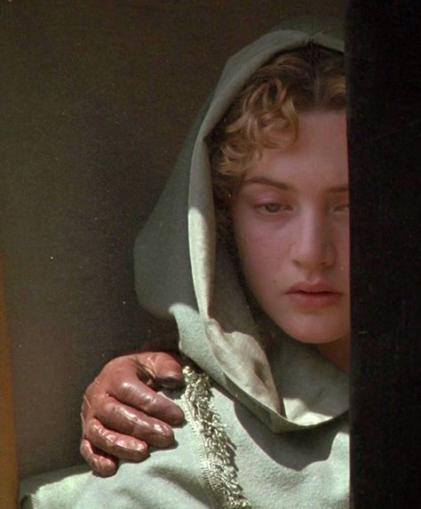 Kate Winslet as Marianne Dashwood in Sense and Sensibility (1995). #SenseandSensibility #1995 #KateWinslet #JaneAusten #classic #movie Marianne Sense And Sensibility Kate Winslet, Sense And Sensibility 1995, Marianne Dashwood, Annabel Lee, Ang Lee, Sense And Sensibility, Flowy Romper, Broken Hearted, Jane Austen Books