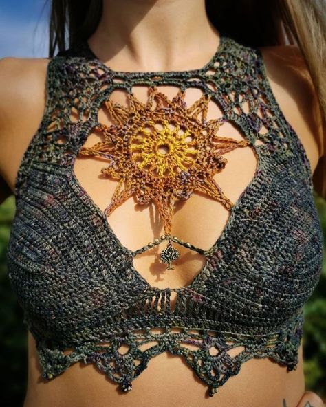 Crochet Hippie Clothes, Edgy Crochet, 2024 Crochet, Thrift List, Skirt Ideas, Hippie Crochet, Mode Hippie, Estilo Hippy, Crochet Ruffle