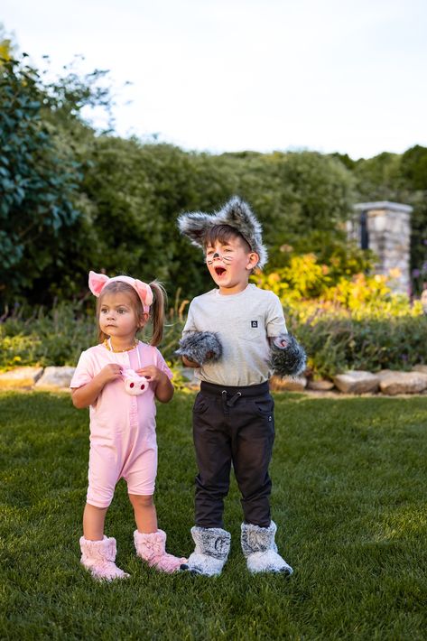 Check out this easy DIY Three Little Pigs Halloween costume featuring RAGS! Get a Halloween outfit your kids can wear year round. Easy Halloween costumes, last minute pig & wolf costume, gender neutral Halloween costume, baby Halloween costume, Halloween costumes with what you have in your closet, last minute Halloween costumes for kids, cheap Halloween costume ideas, quick Halloween costumes for little girls, quick Halloween costumes for boys, toddler Halloween costume, sibling costume ideas Last Minute Toddler Costume, Pig Costume For Kids, Easy Halloween Costumes Last Minute, Sibling Costume Ideas, Pig Halloween Costume, Pig Halloween, Neutral Halloween, Sibling Costume, Quick Halloween Costumes