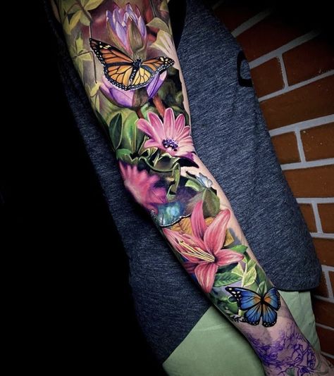 Tropical Leaves Tattoo, Butterfly Sleeve Tattoo, Colorful Sleeve Tattoos, Floral Arm Tattoo, Leaves Tattoo, Arm Sleeve Tattoos For Women, Garden Tattoos, Tattoos For Women Half Sleeve, Muster Tattoos