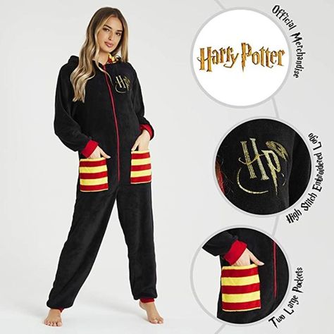 HARRY POTTER ADULT ONESIE --- Discover the new beautiful Harry potter Pyjamas perfect for all year-round! This super fluffy onesie is made of soft black fleece on the outside with the inner lining in Gryffindor colors, on the shoulders there is an elegant golden writing that says School of Witchcraft and Wizardry. The fleece onesie is a stylish harry potter gifts for women and men
PICK YOUR SIZE --- These onesies for women are available in multiple sizes 
Polyester
Fastening: Zipper Fluffy Onesie, Harry Potter Pjs, Onesie For Women, Harry Potter Onesie, Harry Potter Pyjamas, Harry Potter Merch, Harry Potter Games, School Of Witchcraft, Harry Potter Merchandise