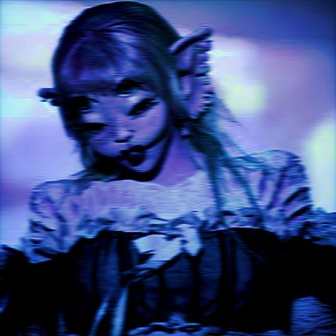 Melanie Martinez Pfp, Melanie Martinez Anime, Melanie Martinez Outfits, Portals Tour, Melanie Martinez Drawings, Melanie Martinez Photography, Best Music Artists, Y2k Profile Picture, Alice Liddell