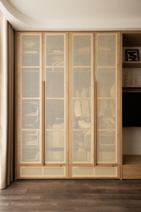 Japandi Wardrobe Design, Japandi Closet, Rattan Closet, Rattan Cupboard, Cane Wardrobe, Rattan Wardrobe, Rattan Bedroom, Bedroom Built In Wardrobe, Wardrobe Interior