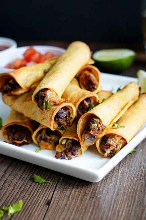 Bean And Cheese Taquitos, How To Make Taquitos, Easy Flan, Cheese Taquitos, Homemade Taquitos, Lentil Burger, Favorite Party Appetizers, Pizza Quesadilla, Tortellini Recipe