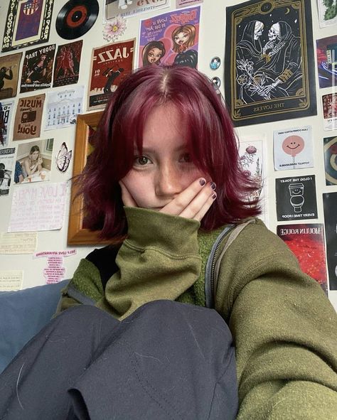 Cherry Red Hair, Wine Red Hair, Short Red Hair, Wine Hair, Red Hair Inspo, Dark Red Hair, Pretty Hair Color, Shot Hair Styles, Dye My Hair