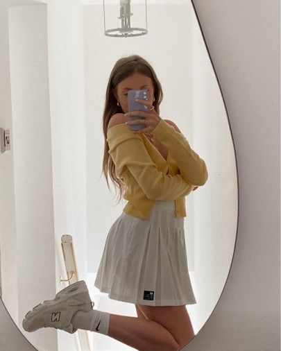 Yellow Cardigan & white tennis skirt #preppyoutfit #90fashion #Summeroutfit Hufflepuff Wardrobe, Yellow Cardigan Outfit, Yellow Skirt Outfit, Yellow Cardigan Outfits, Hp Outfits, Yellow Skirt Outfits, Yellow Outfits, Tennis Skirt Outfit, White Tennis Skirt