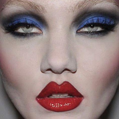 Glam Eye Makeup For Blue Eyes, 80s Alternative Makeup, 80s Club Makeup, Maximalist Eye Makeup, Maximalist Makeup Looks, 80s Glam Makeup, Terry Barber, Maximalist Makeup, Evil Flower