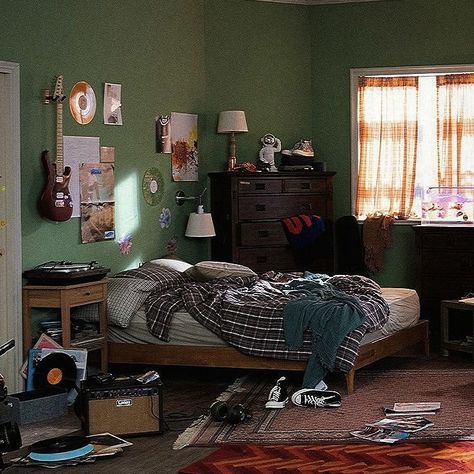 Mid 90s Bedroom, Bedroom Reference, Boy Bedroom Aesthetic, 90s Teenager Bedroom, 1990s Bedroom, 2000s Older Brother Core Room, 1980s Teenage Bedroom, Messy Teen Room, 80s Room Aesthetic