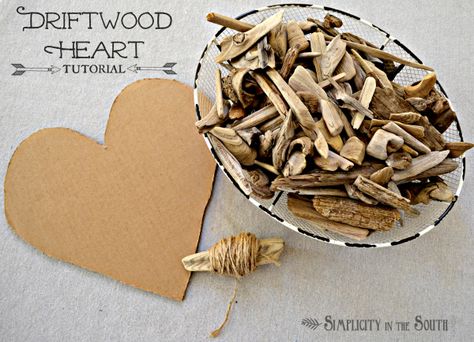 Driftwood Heart Art {A Tutorial} - This Coastal-Inspired Valentine's Day project is my little reminder of our vacations at the beach. With a few supplies s… Coastal Inspired Art, Driftwood Heart, Driftwood Diy, Driftwood Art Diy, Driftwood Projects, Paper Umbrellas, Driftwood Decor, Diy Plant Stand, Driftwood Crafts