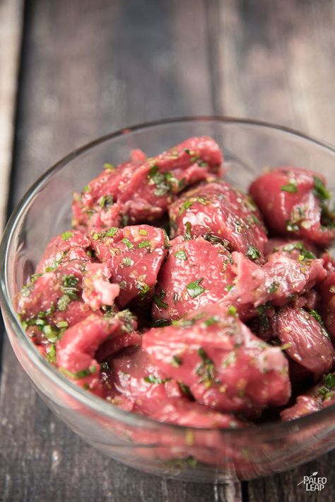 Tender grilled beef sirloin in a refreshing lemon-herb marinade: it's a little taste of the Mediterranean in your own kitchen. Mediterranean Marinade Beef, Bbq Entrees, Skewer Marinade, Mediterranean Beef, Beef Food Recipes, Beef Kabob Recipes, Herb Marinade, Beef Kabobs, Beef Skewers