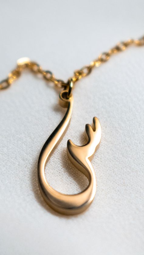 Arabic Letter Necklace, Calligraphy Initials, Latest Gold Ring Designs, Letter Collection, Letters Necklace, Initials Necklace, Locket Design, Style Letters, Arabic Jewelry