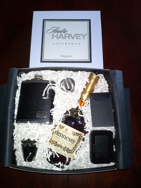 Modern Black & Ivory Wedding - Best Man/Groomsman Gift: Hennessy, Pebbled Leather Flask, Stainless Steel Shot Glasses, Funnel & Lighter Hennessy Gift Basket Ideas, Diy Flask Decorating Ideas, Hennessy Gift Ideas For Him, Birthday Gifts For Boyfriend Black, Gifts For Boyfriend Black, Margaritaville Recipes, Leather Wine Carrier, Bf Gift, Wrapping Inspiration